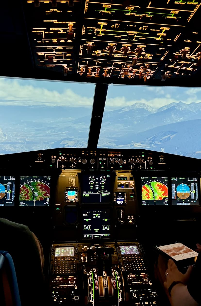 Täysimittainen A320-ohjaamo XLB Simulationsilla Espoossa